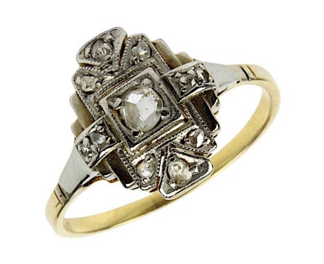 Art-Déco Ring mit Diamantrosen, Frankreich um 1920, Ringschiene aus 18 kt Roségold, geprüft aber nicht gestempelt, rechteckig
