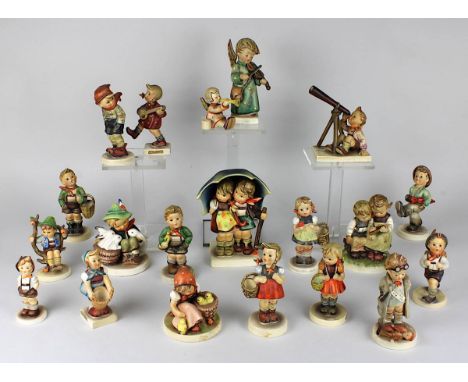 20 Hummel-Figuren, Goebel, 1960er bis 1990er Jahre, Keramikfiguren, farbig staffiert, u.a. "Sternengucker, "Unter einem Dach"