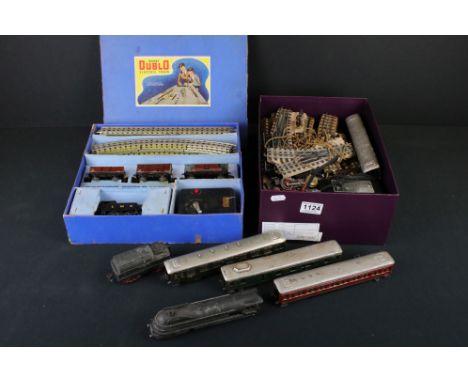 Quantity of vintage Marklin HO gauge model railway to include 4 x coaches, track, locomotive (af) etc (all showing heavy play