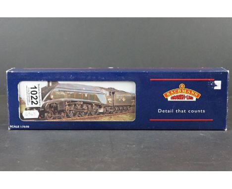 Boxed Bachmann OO gauge 31-950X A4 2509 Silver Link LNER Silver Grey locomotive 