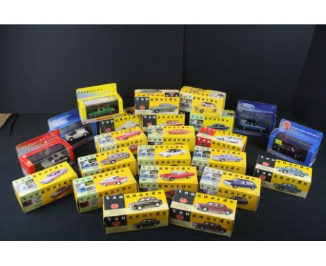 Collection of 23 Boxed / cased Vanguards diecast models to include De-Certified Austin Healey, 1950-60s Classic Popular Saloo