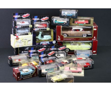 24 Boxed / cased diecast models featuring mainly American convertibles to include 1/18 Road Signature 1957 Chevrolet Bel Air,