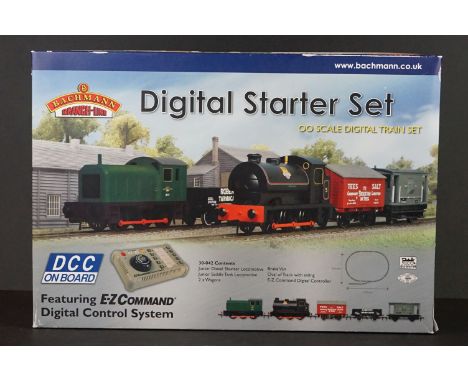Boxed Bachmann OO gauge 30042 Digital Starter Set DCC On Board train set with EZ Command Digital Control System, both locomot