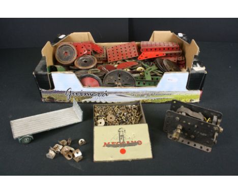 Quantity of mid 20th century Meccano, to include clockwork engine and various accessories, showing play wear 