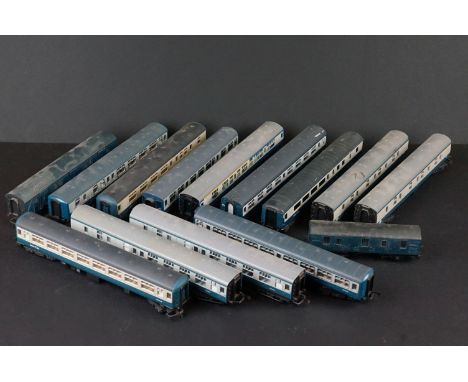 14 OO gauge items of rolling stock, mainly coaches, featuring Lima, Hornby &amp; Triang 