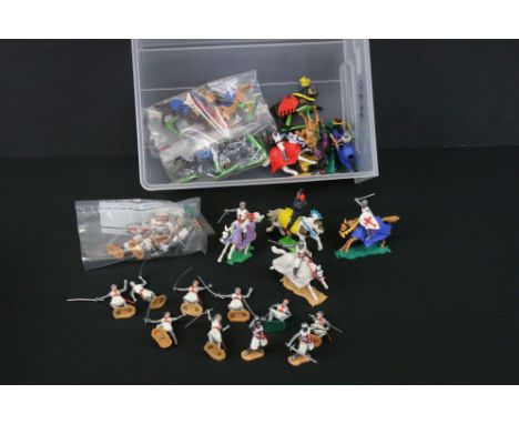 Quantity of plastic Timpo Medieval Crusaders figures plus Britains Deetail Knights 