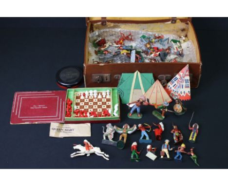 Quantity of mid 20th C metal Wild West figures featuring Hills, Britains, Crescent etc (some play wear), plus 4 x Elastolin (