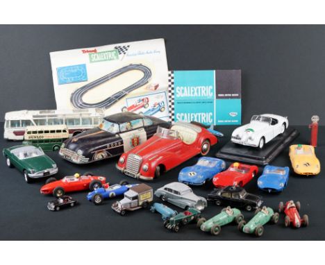 Circuit SCALEXTRIC Meccano - Tri-ang Cooper Lotus 1960 - Le palais des