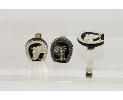 A PAIR OF SILVER MOUNTED CUFF LINKS AND MATCHING TIE PIN with equestrian motifs 
