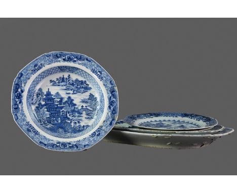 19TH CENTURY CHINESE BLUE &amp; WHITE PORCELAIN ASHET, of oblong form with canted corners, the central reserve hand-painted w