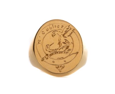 EIGHTEEN CARAT GOLD SIGNET RING, marked 'FAO' and '750', the circular bezel with engraved crest, size K, 19g, with ring box P