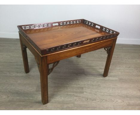 MAHOGANY TRAY TOP OCCASIONAL TABLE OF CHIPPENDALE DESIGN, the detachable tray top with fretwork gallery, the stand with frett