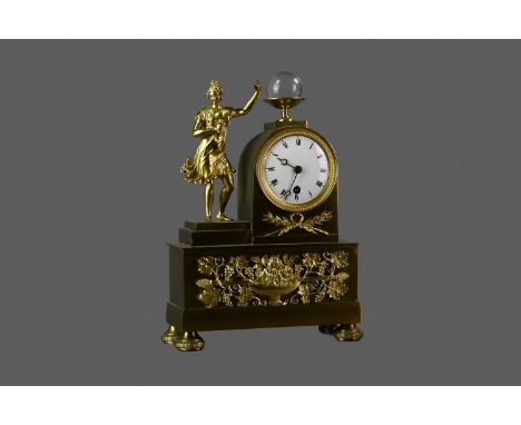 19TH CENTURY FRENCH GILT METAL MANTEL CLOCK, with one train movement, the white enamel dial with Roman numerals in black, the