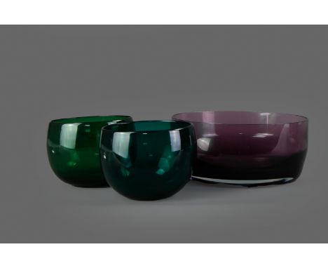 CAITHNESS AMETHYST GLASS BOWL, 20.5cm diameter, with original box, along with two early 20th century coloured glass finger bo