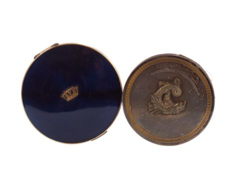 EARLY 20TH CENTURY WHITE METAL COMPACT, maker Vogue, Vanities, of circular form, the hinged cover with central dragon motif w