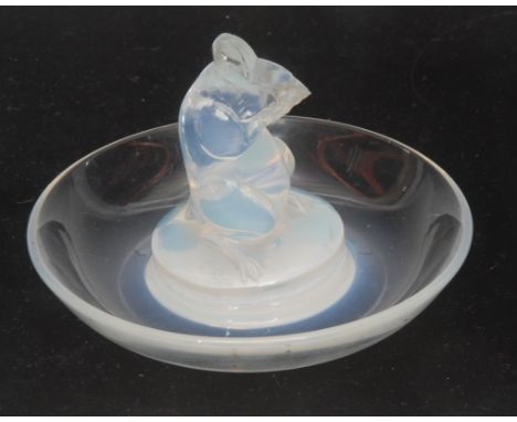 A Rene Lalique Souris dish, surmounted by a mouse, 10cm diam, pattern no.286, etched mark
