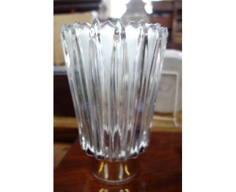 A FRENCH ART DECO STYLE GLASS VASE of ribbed form with frosted dart motifs over a gilt foot