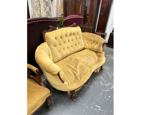 AN EDWARDIAN BUTTON BACKED TWO SEAT SETTEE, TOGETHER WITH A SIMILAR ARMCHAIR (2)