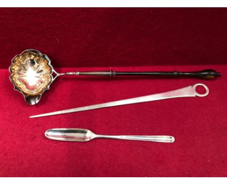 HALLMARKED SILVER LADLE GEORGIAN SKEWER AND A MARROW SCOPE.