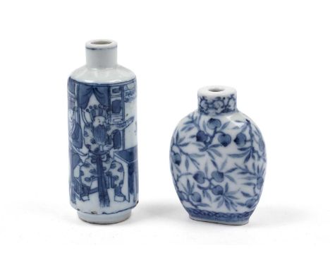 A Chinese blue and white snuff bottle, decorated with peaches wand leaves above a ruyi head border, four character Kangxi mar