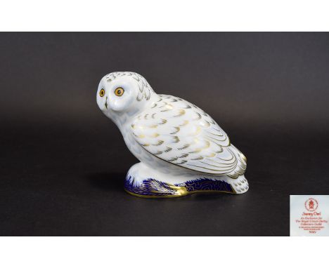 Royal Crown Derby Paperweight, An Exclusive For The Royal Crown Derby Collectors Guild ' Snowy Owl ' Gold Stopper. Date 2005.