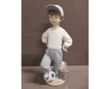 LLADRO FIGURE FROM THE ROTARY INTERNATIONAL COLLECTION STARTING FORWARD