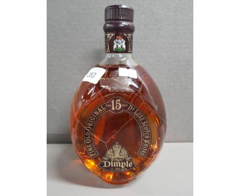 1L BOTTLE OF DIMPLE 15 YEARS OLD DE LUXE SCOTCH WHISKY