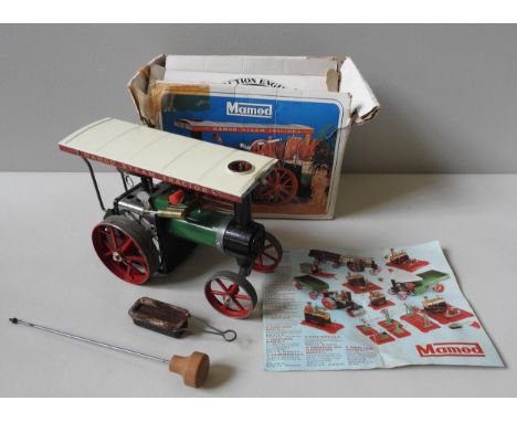 A MAMOD T.E 1a STEAM DRIVEN MODEL TRACTION ENGINE, with original box and paperwork, along with a boxed Meccano Army Multikit,