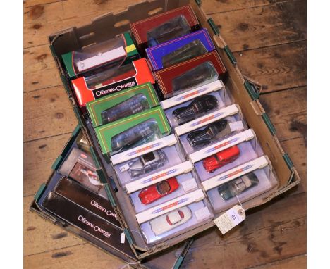 Quantity of various makes. 15 Matchbox Dinky. Including 2x Mini Cooper S, 2x Delahaye, Mercedes Benz 300SL, Commer Van, Sharp