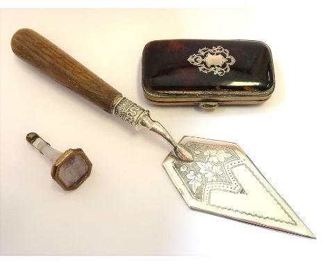 A 19th century tortoiseshell and silver-gilt coin and stamp case, circa 1850, together with a 19th century pinchbeck and agat