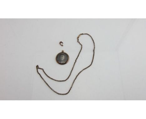 An Edwardian 9ct gold double-sided open photo locket pendant, damaged jump ring, and a 9ct gold fancy-link necklace, 3.4g, ac