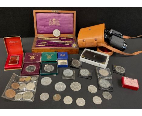 An S. T. DuPont of Paris Deluxe Butane Lighter, with original box;  Yves Saint Laurent leather wallet, boxed;  boxed draughts