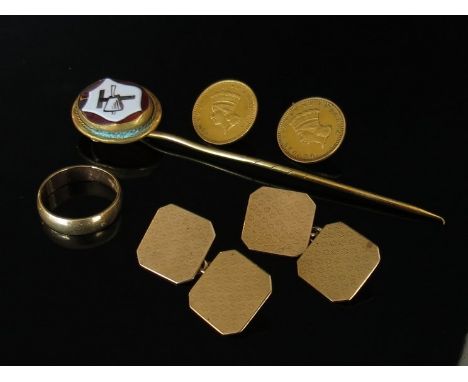 A pair of 9ct gold cufflink's, 9ct gold band, Masonic stick pin and a pair of American dollar coins made into earrings, 13.1g