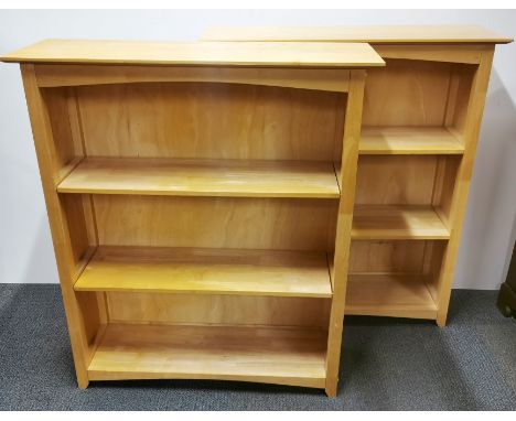 A pair of light oak bookshelves, 115.5 x 100.5 x 33cm.