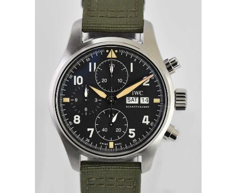 Standard VAT IWC (INTERNATIONAL WATCH COMPANY); a gentleman's stainless steel Pilot's 'Spitfire' wristwatch with day/date ape