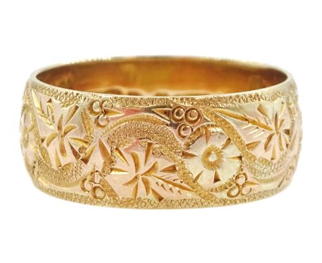 Edwardian 9ct gold engraved floral and foliate ring, Chester 1901Condition Report:Approx 5.4gm, size P-Q, depth = 7.8mm, good