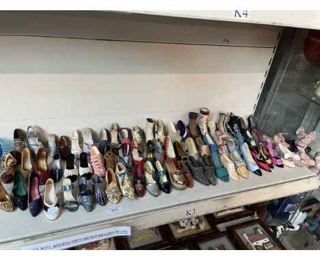 A collection of appx 69 ceramic shoes, mainly from the Just The Right Shoe and similar collections 