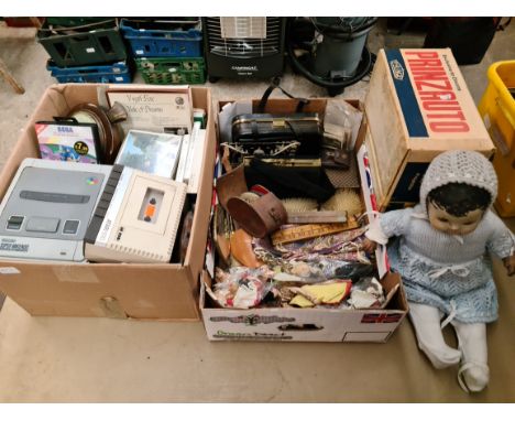 2 boxes of collectables to include an Atari 1010, Super Nintendo console, vintage dolls, handbags, cigarette cards, canteen o