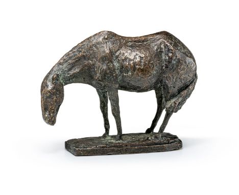 Jastram , Jo (Rostock, Ribnitz-Damgarten 1928-2011) "Darßer Pferd im Wind"  1962 Bronze, braun patiniert mit naturalistisch g