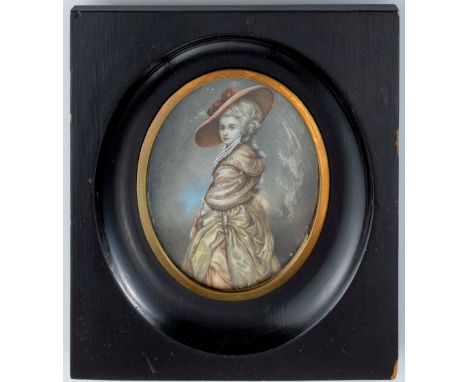 Lady mit großem Wagenradhut  in grau-beigem Kleid. In Art der großen englischen Porträtmaler. Oval. D. 11×8,5 cm. (Kl. Kratze