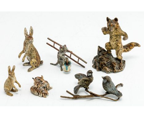Sechs Wiener Bronzen  wohl Fa. Bergmann, Wien, 20. Jh.  Katze als Malermeister, Fuchs aufrecht stehend, kleine Hasenfamilie, 