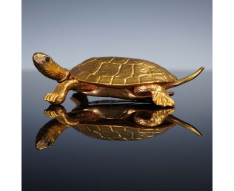 A finely crafted Boehm porcelain turtle figurine finished in radiant gold, numbered 171 from a limited U.S. edition. Features