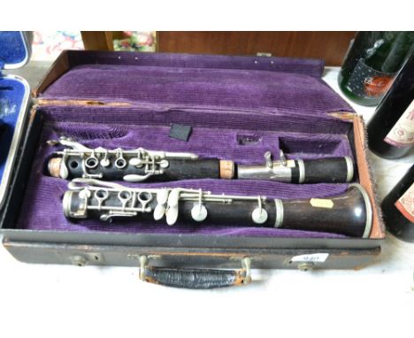 J Martin of Paris, Calteau wood clarinet (cracked to the bell, needs servicing)