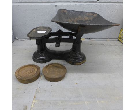 Kitchen scales, weights and shoe last **PLEASE NOTE THIS LOT IS NOT ELIGIBLE FOR POSTING AND PACKING** 