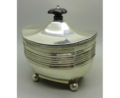 A silver tea caddy with hinged lid, London 1893, 243g 