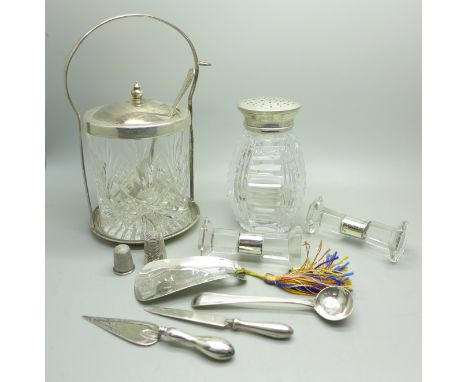 A silver shoe horn, two silver book marks, silver mustard spoon, silver sugar shaker and a silver preserve pot and spoon, wei