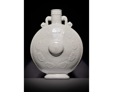 A RARE AND MASSIVE CHINESE GE-TYPE MOONFLASK, BAOYUEPING YONGZHENG 1723-35 The flattened body moulded to each side with a lar