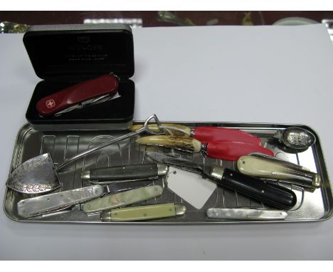 Joseph Rodgers &amp; Sons Two Blade Folding Knife, Fenton &amp; Sons Ltd, with mother of pearl scales, "Trafalgar Victory 180