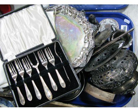 Assorted Plated Ware, including sugar caster, waiters, napkin rings, cased pastry forks, bottle coaster, spill vase, cigarett