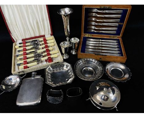 ASSORTED SILVER ITEMS, including engine turned spirit flask, two pierced bonbon dishes, tea strainer & stand, pair eggcups, b